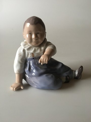 Royal Copenhagen Figur Siddende Barn No 1517