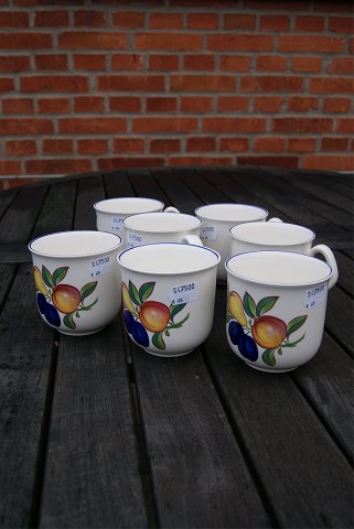 Gylden Sommer Kongelig fajance porcelæn. The krus