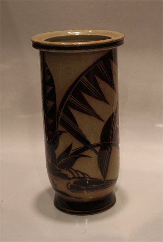 Aluminia Copenhagen Faience 5024-5023 Aluminia Jungleseries 1932 Vase 24 cm ? 
"Palm Leaves on island"e" Nils Thorsson
