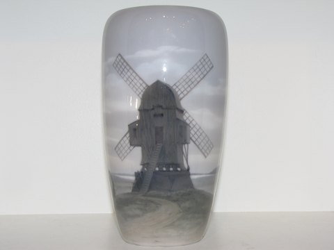 Royal Copenhagen
Unique vase with Danish mill from 1898-1923