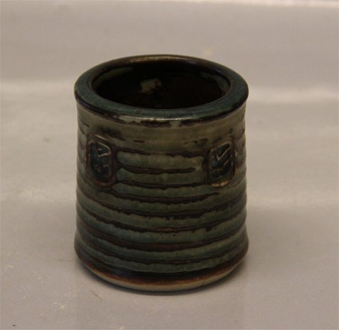 Kongelig Dansk Stentøj 21921 Kgl. Bæger, sung glasur 7 x 6 cm, Jørgen Mogensen, June 1962