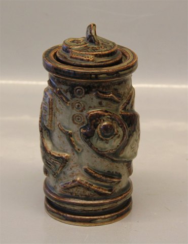 Kongelig Dansk Stentøj 20101 Kgl. Vase med låg 17 cm, fisk i relief, Jais Nielsen, nov 1925