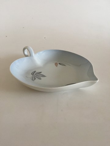 Bing & Grondahl Falling Leaves Heart Shaped Cake dish No 199