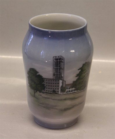 Kongelig Dansk Arne Jacobsen Vase :) 17 cm 5094 Kgl.  Vase - Rådhuset i Aarhus Arne Jacobsen 17 cm Århus Kommune