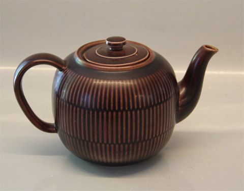 Marselis Ribbed Royal Copenhagen Brown Tea pot (2225) 15 x 24 cm ca 1940-1943 Aluminia Faience