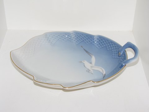 Måge med guldkant
Bladformet fad