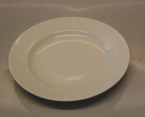 14066 Plate, flat 17 cm / 6 7/10" Royal Copenhagen  Georgiana