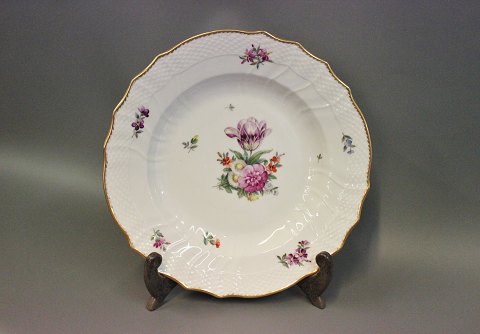 Royal Copenhagen  saxon flower. Dinner plate. 5000m2 showroom.
