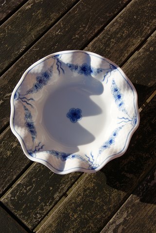 Empire Bowls with wavy edge 14.5cm 