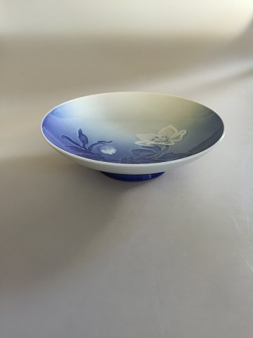 Bing & Grondahl Christmas Rose Footed Bowl No 382 / 426