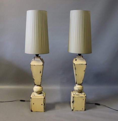 Tall tablelamps of painted metal with grey lamp shades from the 1960s.
