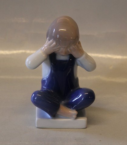 Royal Copenhagen figurine  5460 RC "See no evil" 9 cm  Hanne Varming 