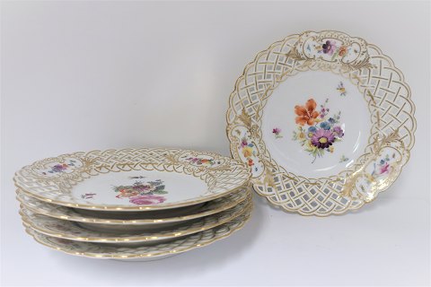 Royal Copenhagen. Saxon flower. Lunchplate with open-work border. Model 4-1637. Diameter 21 cm. 5 different motifs. Produced before 1890. (1 quality)