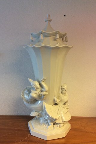 Kæmpe Royal Copenhagen Gerhard Henning Kinesiske Brud (chinese bride ) Vase i Blanc de Chine