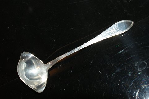Cream spoon Empire Silveryear 1937Length 12.5 cm.