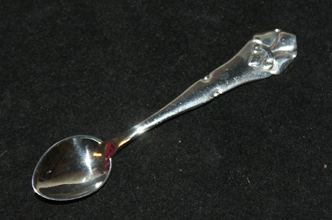 Salt spoon French Lily silverLength 7.5 cm.