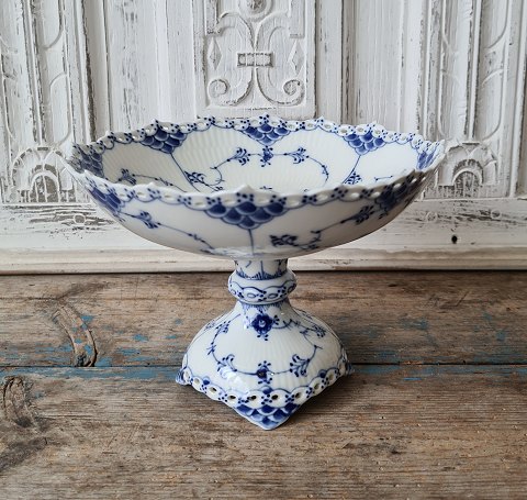 Royal Copenhagen Blue Fluted full lace dish no. 1020