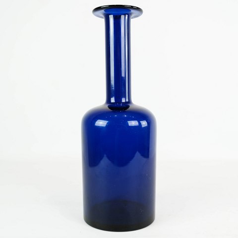 Vase of dark blue glass designed by Otto Bauer for Holmegaard.50000m2 showroomGreat condition26.5 x 9 cm