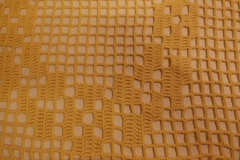 Bedspread / bed cover
A beautiful bed cover, made by hand
In a untraditional pattern
240cm x 170cm
Colour: Light yellow