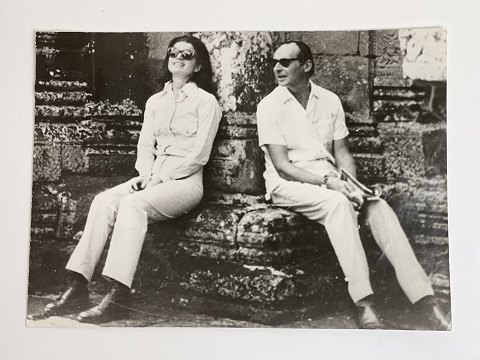 Jackie Kennedy and Lord Harlech, William David Ormsby-Gore, in Cambodia in the 1960s - vintage black and white photo, gelatin silver from 1967-68