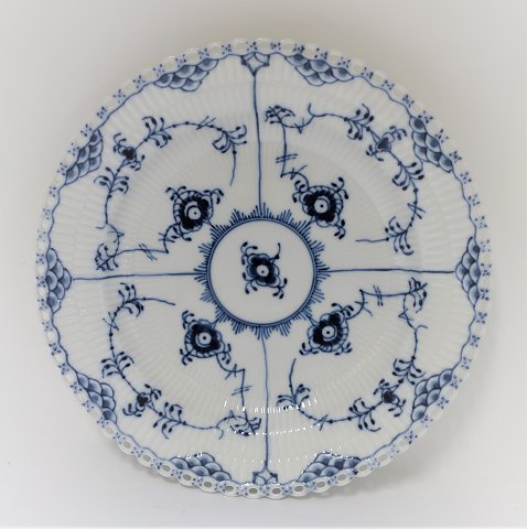Royal Copenhagen. Blue Fluted Full Lace. Dinner plate. Model 1084. Diameter 25 cm. (1 quality).
