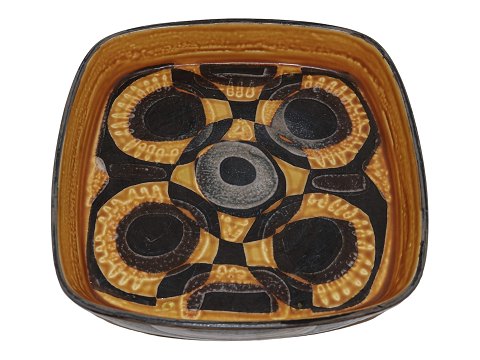 Royal Copenhagen Baca
Large yellow dish 26.6 cm.