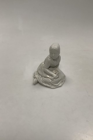 Royal Copenhagen Figur Pige fra Farø No. 12416