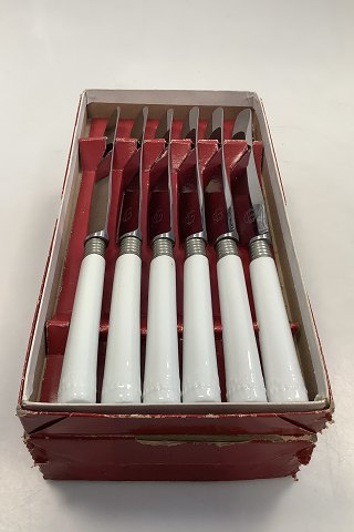 Set of 12 Royal Copenhagen Flora Danica White / Pearl Pattern Dinner Knifes