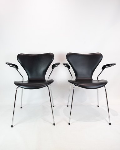 Seven chair with armrests - Model 3207 - Black Leather - Arne Jacobsen & Fritz 
Hansen
Great condition
