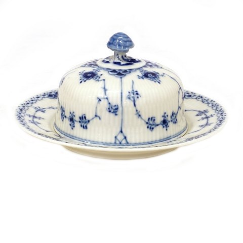 Royal Copenhagen Zwiebelmusster Halbspitze 
Butterdose 502. 2. Qualität. H: 9,5cm. D: 17cm