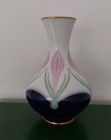 B&G vase In porcelain from the Art Nouveau period