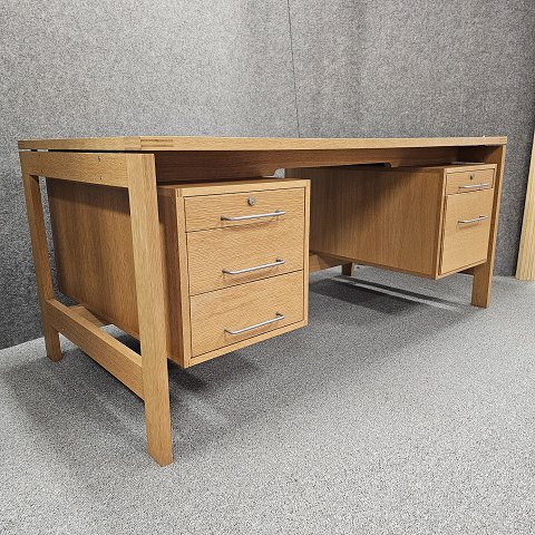 Henning Jensen ogTorben Valeurskrivebord160 cm