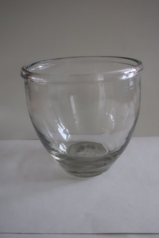 Antique jelly / marmalade / jam glass
H: about 7cm
W: about 7cm
In a very good condition
Please look at our other items as jelly glass too