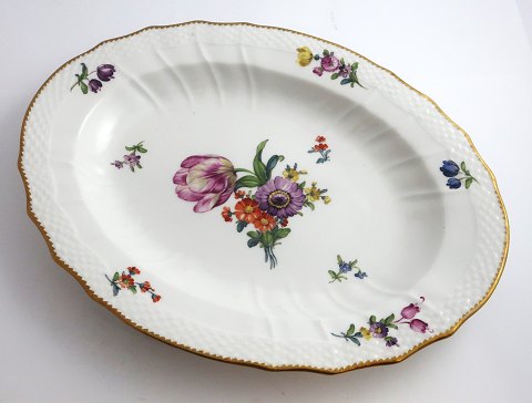 Royal Copenhagen. Sächsische Blume. Oval Servierplatte. Modell 1555. Länge 31,5 cm. Breite 24 cm. Vor 1923 hergestellt. (1 Wahl)