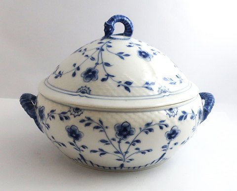 Bing & Gröndahl. Schmetterling. Deckelschale. Höhe 18 cm. Durchmesser 21 cm. (1 Wahl)