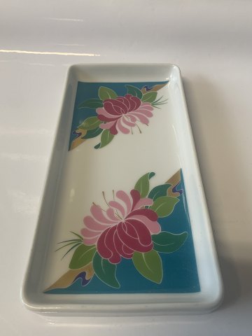 Bing and Grondahl Dish with flowersMeasures: 19x9 cm.SOLD
