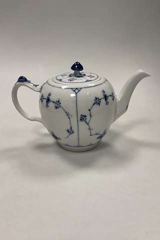 Royal Copenhagen Blue Fluted Plain Teapot No. 259