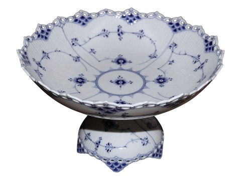Blue Fluted Full Lace
Large cake bowl on stand from 1898-1923