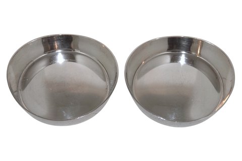 Georg Jensen silver
Modern salt jar by Arno Malinowski