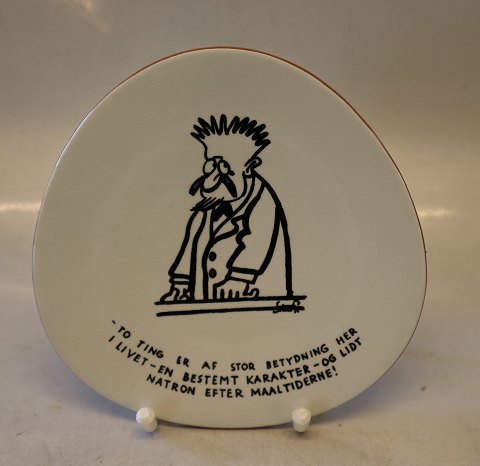 Knabstrup triangular plate ca 16 cm Storm P: Two important things