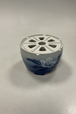 Bing and Grondahl Christmas Rose Tea warmer No. 237