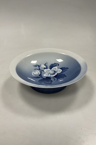 Bing and Grondahl Christmas Rose Raised bowl No. 223 / 428