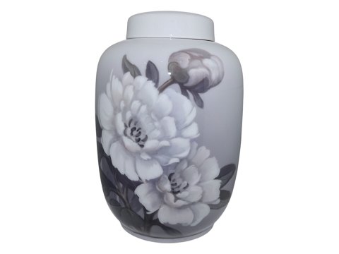Royal Copenhagen
Lidded vase with chrysanthemum