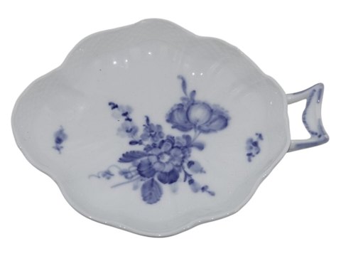Blue Flower Curved
Rare dish