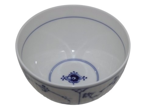 Blue Fluted Plain
Small round bowl 10.5 cm.