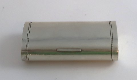 Georg Jensen. Sterling æske. Design; Harald Nielsen. Model 191. Længde 8 cm. 
Produceret 1933-1945.