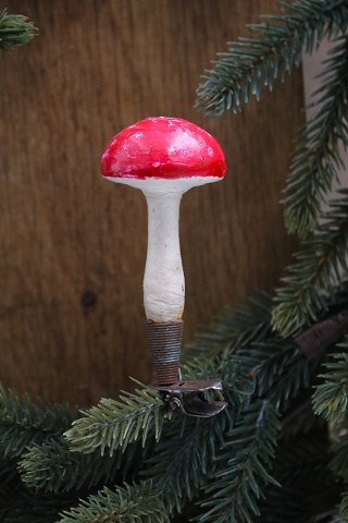 Old Christmas tree ornament in the shape of a toad hat in cotton/paper with 
clip.