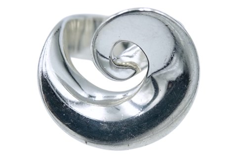 Georg Jensen sterling silver 
Modern Möbius ring  by Torun - Size 57.