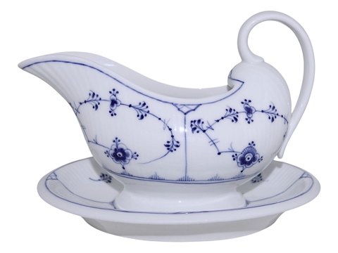 Blue Fluted Plain
Gravy boat on platter