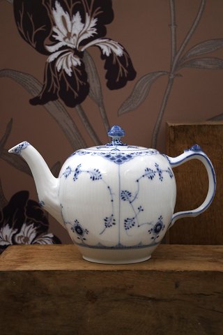 Old teapot in Blue Fluted, Half Lace from Royal Copenhagen from 
1898-1923.1/611...